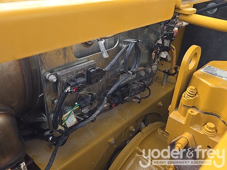 2019-caterpillar-336-image-103