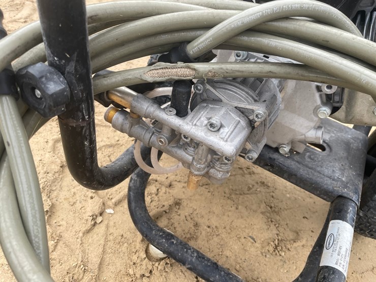 #3921-•-clean-machine-3,400-psi-pressure-washer-image-13