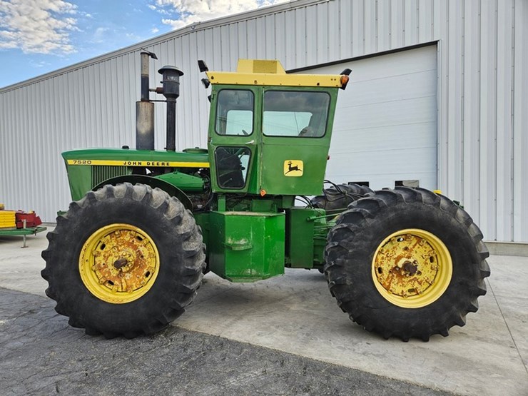 1974-john-deere-7520-image-2