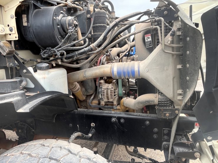 2007-sterling-lt7500-image-13