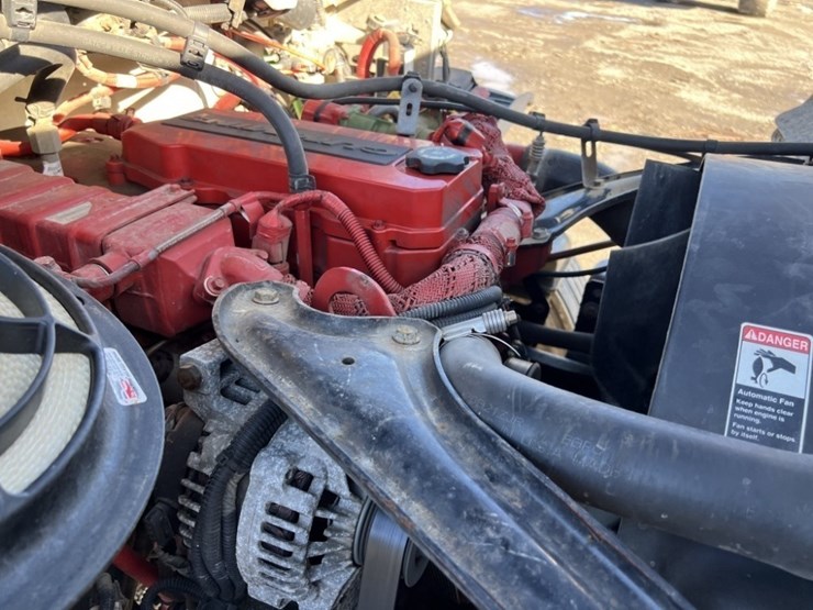 2016-freightliner-m2-s/a-bucket-truck-image-12