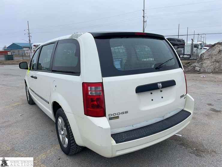 2010-dodge-grand-caravan-image-7