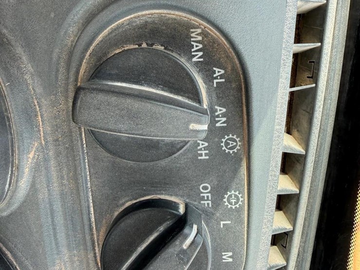 2014-hyundai-hl757tm-9a-image-21