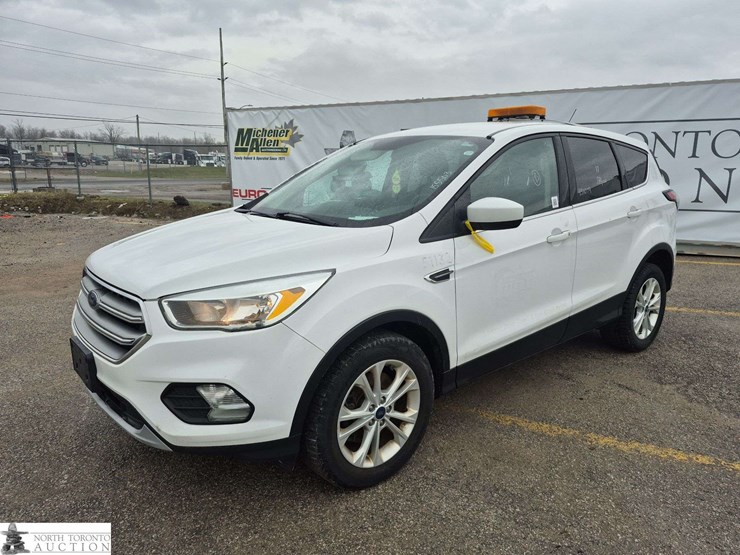 2017-ford-escape-image-1