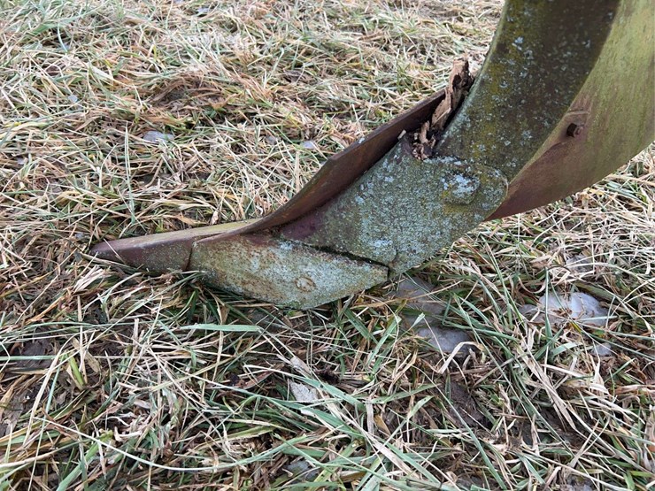 ferguson-12-oa-28-two-bottom-plow-image-10