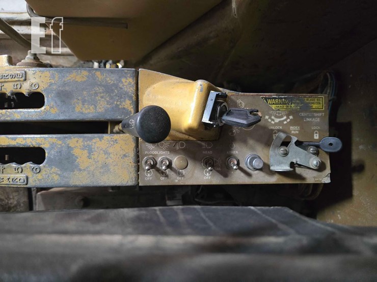 1989-caterpillar-120g-image-14