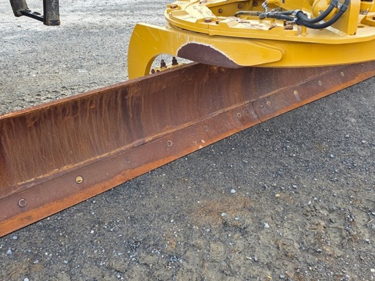 2020-caterpillar-140-image-38