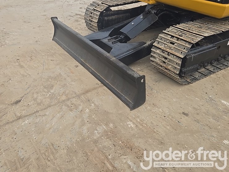 2018-caterpillar-305.5-image-28