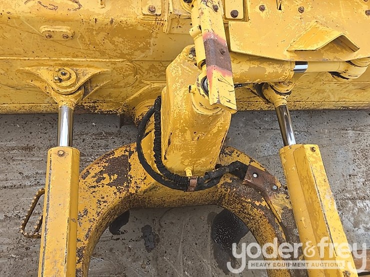 2014-komatsu-d61px-23-image-29