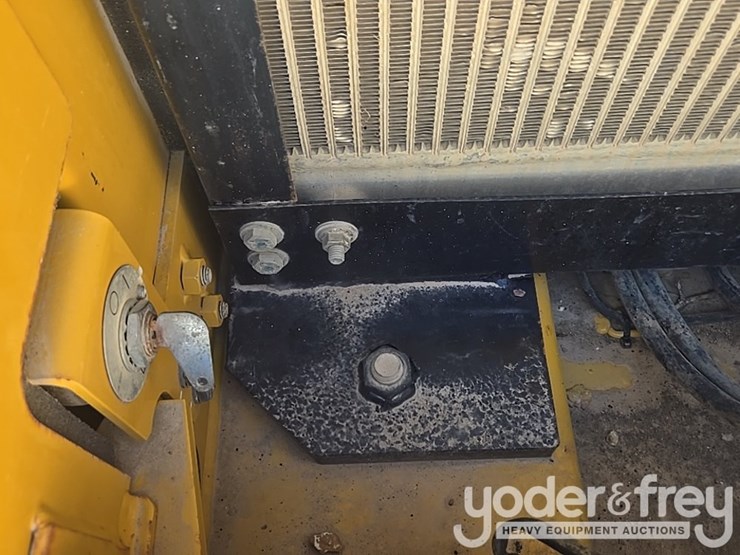 2017-caterpillar-336fl-image-35