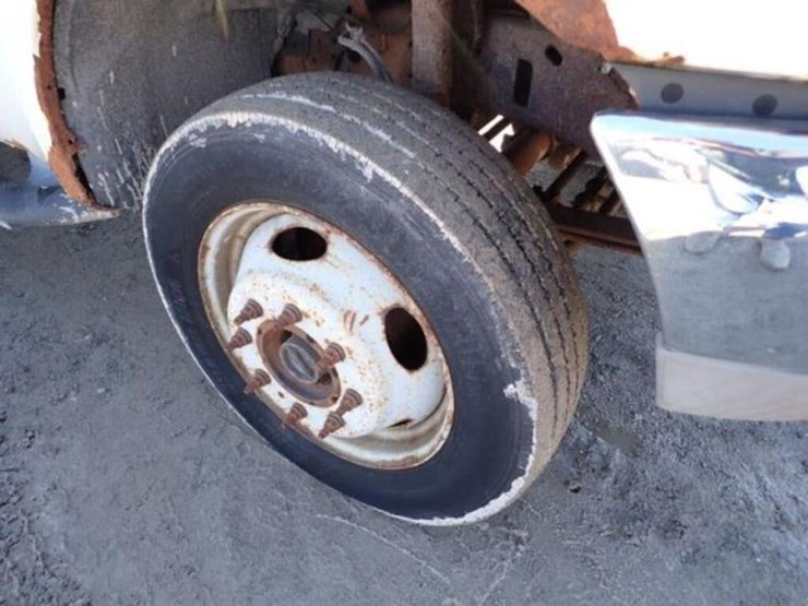 2003-ford-f550-xl-image-43