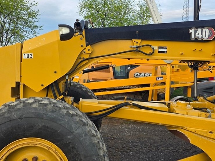 2020-caterpillar-140-image-10