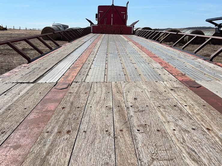 2006-transcraft-flatbed-trailer-image-9