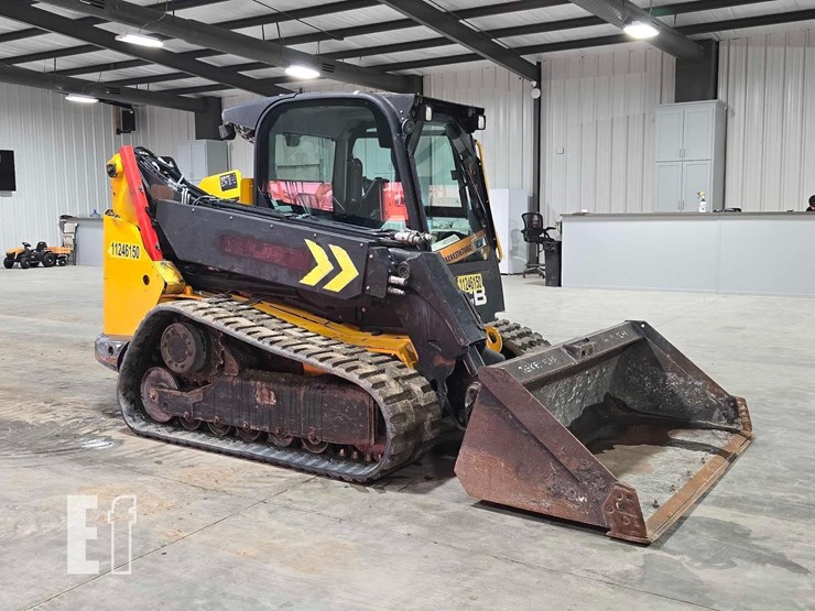 2021-jcb-3ts-8t-image-2