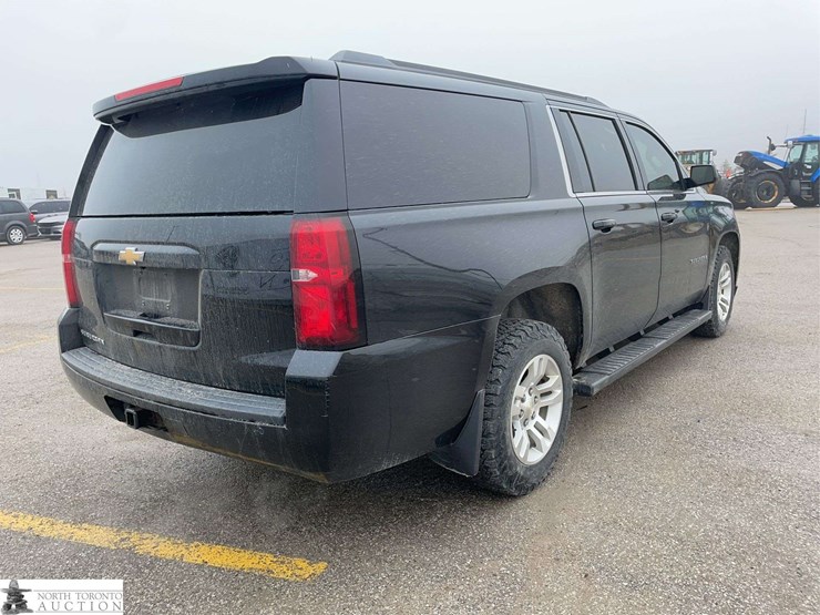 2018-chevrolet-suburban-image-5