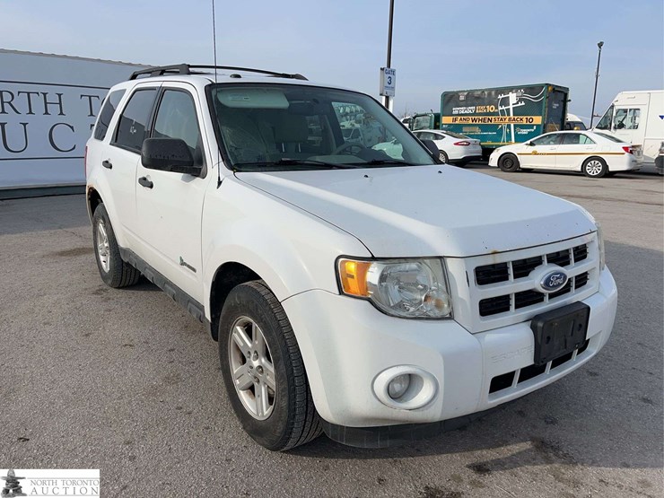 2011-ford-escape-hybrid-image-3