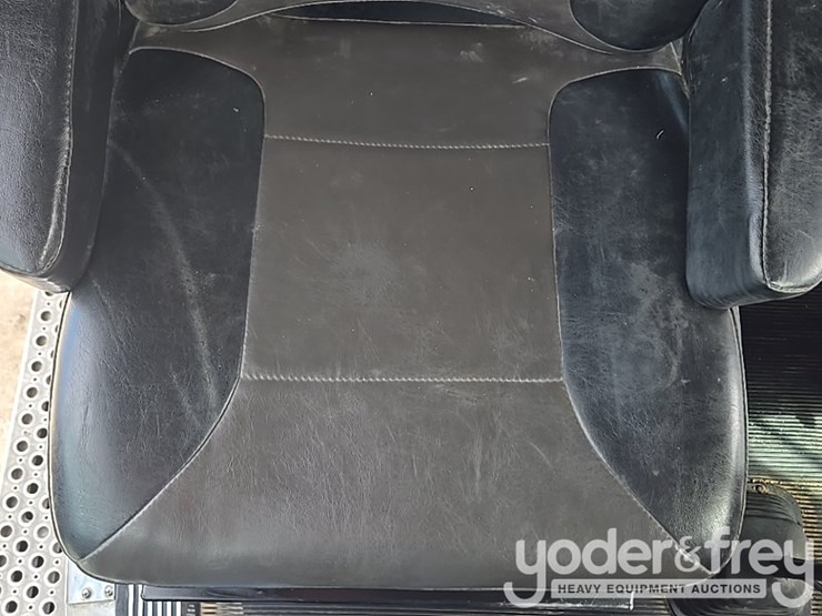 2014-kenworth-t800-image-129