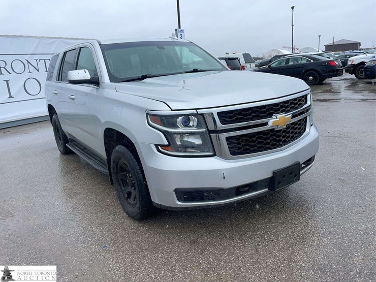 2017-chevrolet-tahoe-image-3