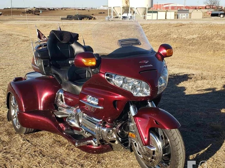 2005-honda-gold-wing-gl1800-image-1