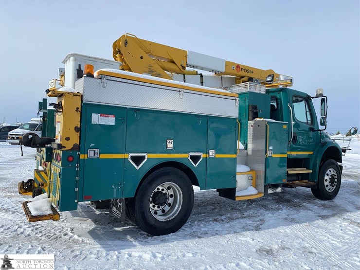 2010-freightliner-m2-106-image-6