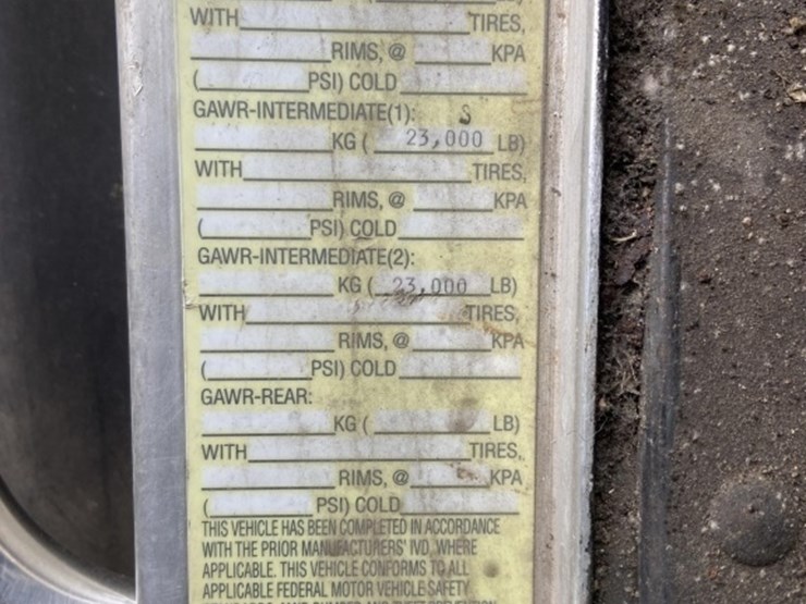 2014-peterbilt-320-image-13