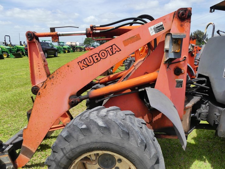 2012-kubota-r520s-image-7