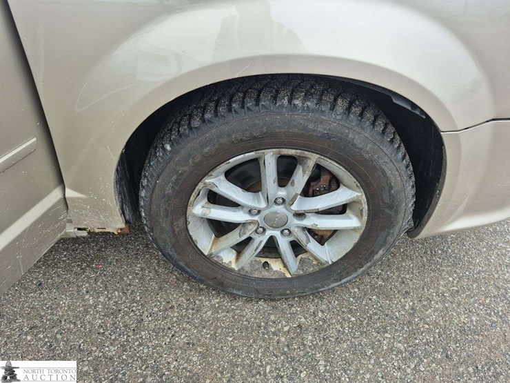 2015-dodge-grand-caravan-sxt-image-33