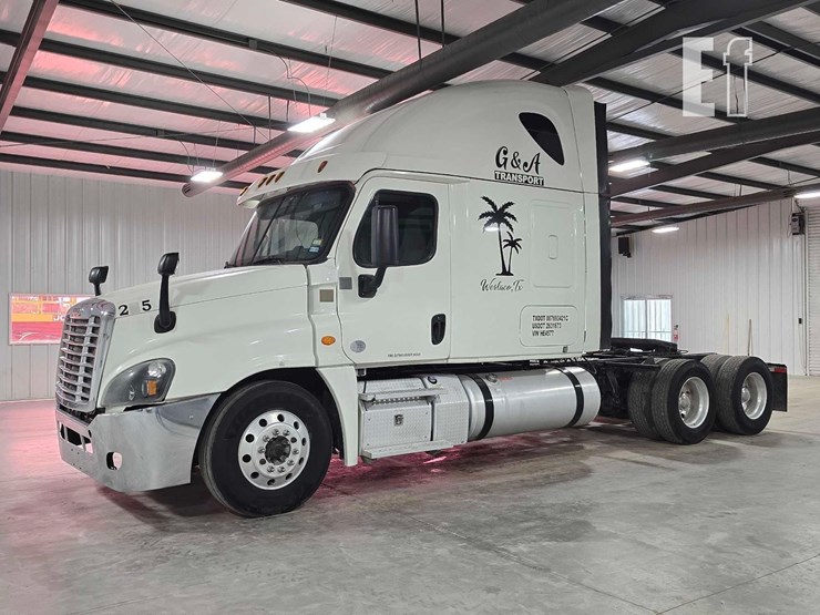 2016-freightliner-cascadia-125-image-1