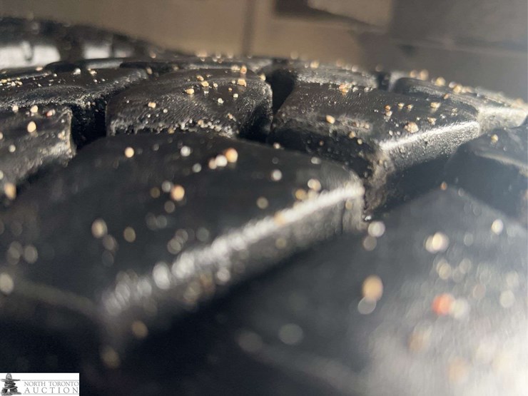 2012-freightliner-m2-106-image-44