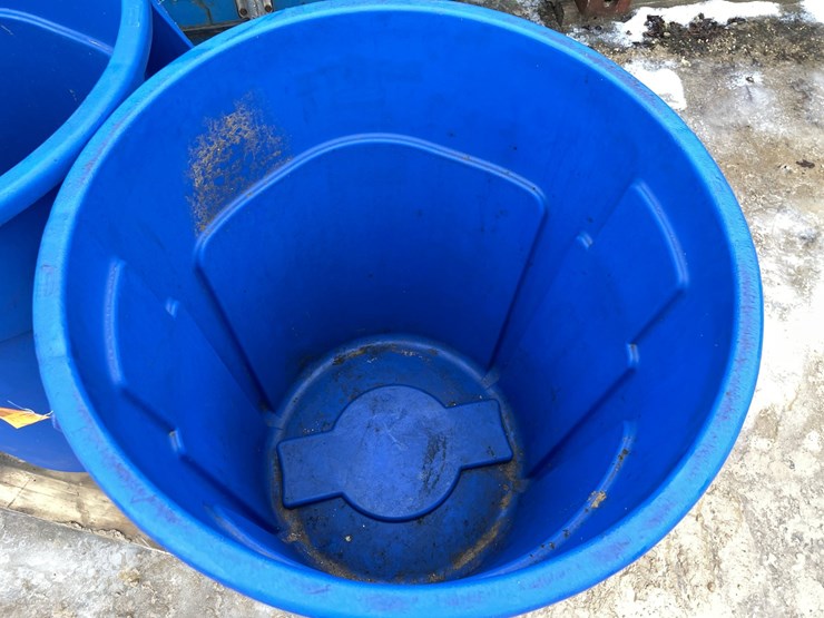 #3946-•-(2)-rubbermaid-brute-55-gallon-trash-barrels-image-5