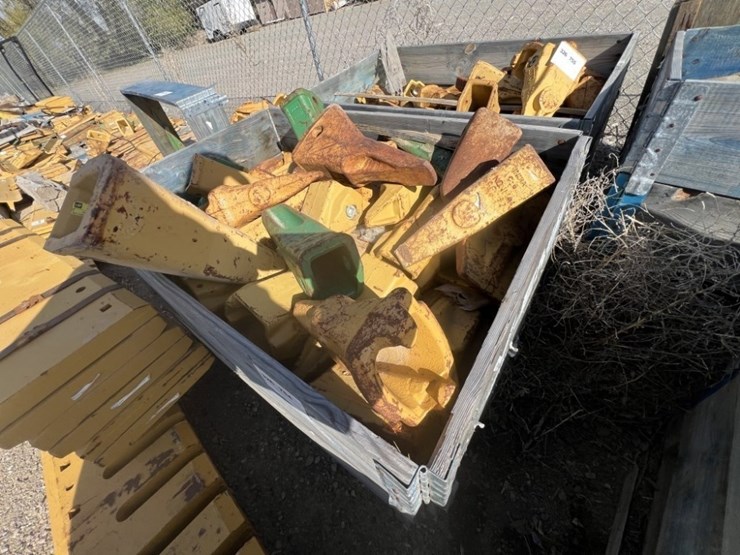 caterpillar-&-esco-dig-bucket-teeth-image-2