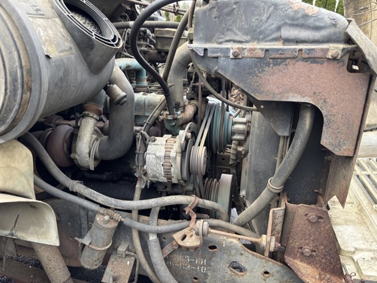 1991-international-4700-image-14