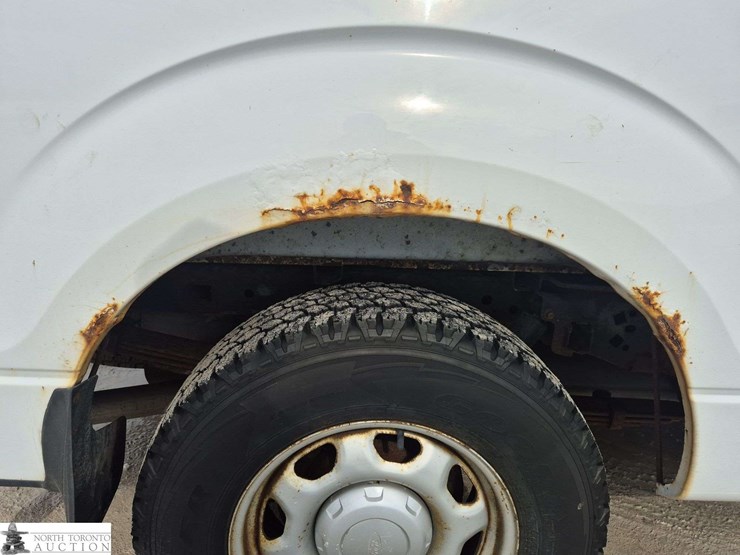 2011-ford-f150-image-13