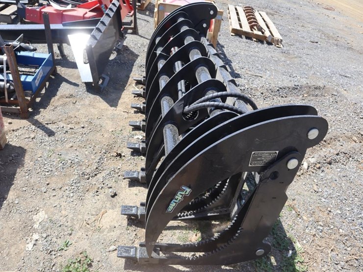 future-skid-steer-grapple-image-3