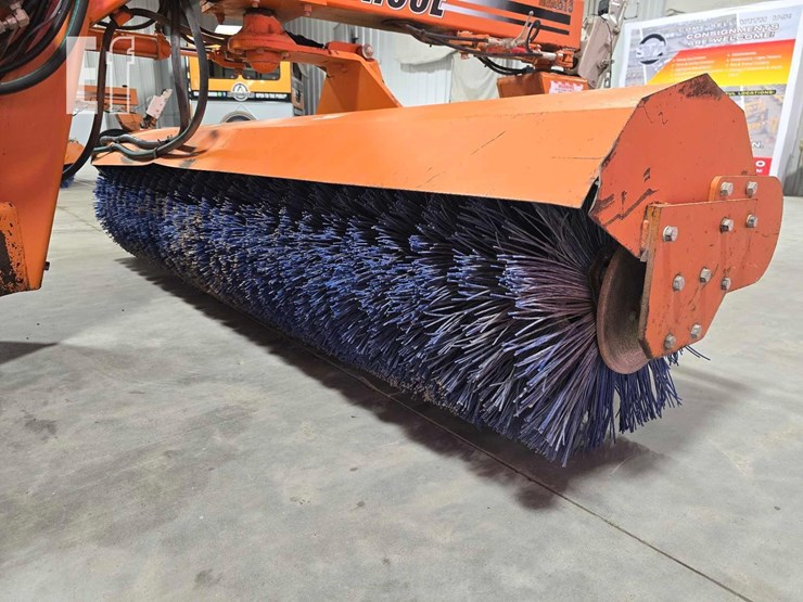 2018-broce-bw260-image-11