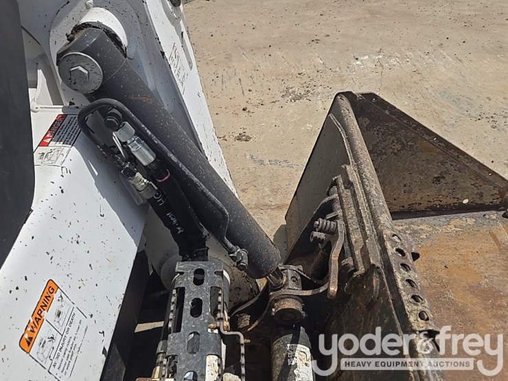 2021-bobcat-t740-image-27