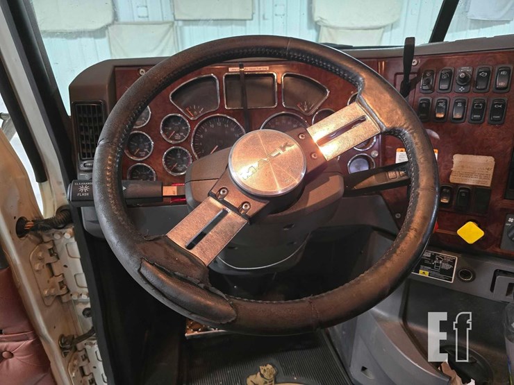 2017-mack-pinnacle-chu613-image-10