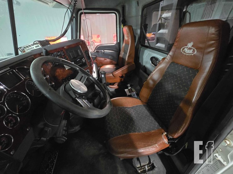 2017-mack-pinnacle-chu613-image-9