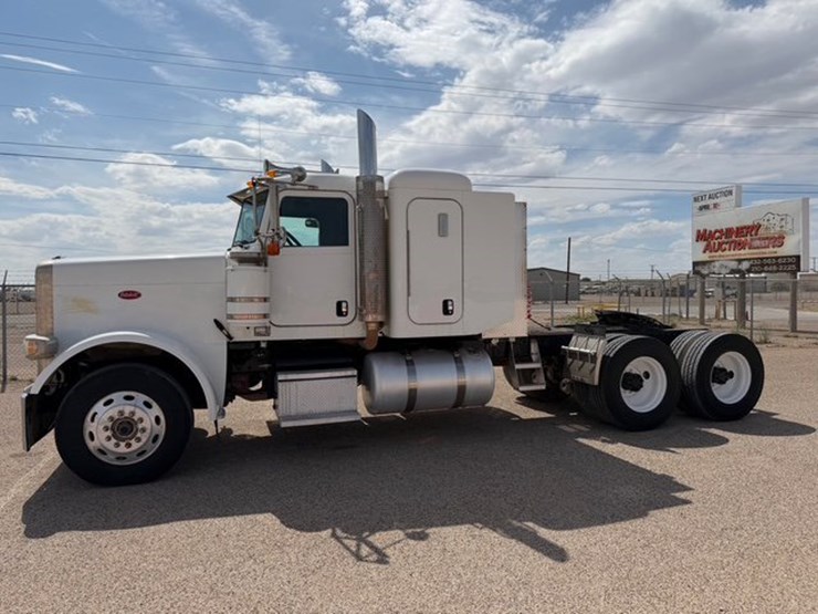 2012-peterbilt-388-image-1