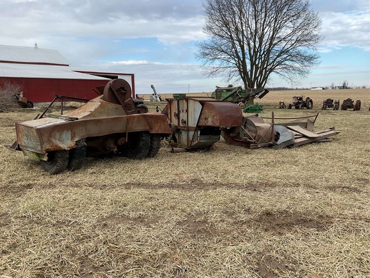 gleaner-fordson-mounted-combine-image-6