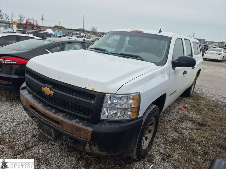 2013-chevrolet-silverado-1500-image-1