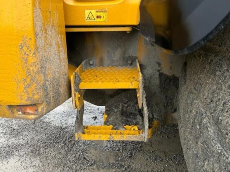 2012-volvo-l220g-image-30