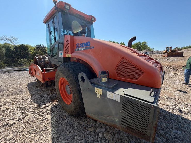 #31928-•-2020-xcmg-cv123pdu-vib-padfoot-compactor-image-6