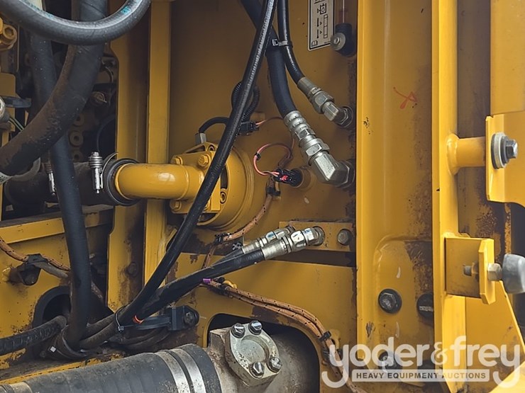 2017-caterpillar-336fl-image-57