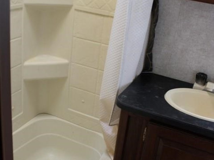 #6302-2015-keystone-ultra-lite-premier-by-bullet-3-image-12