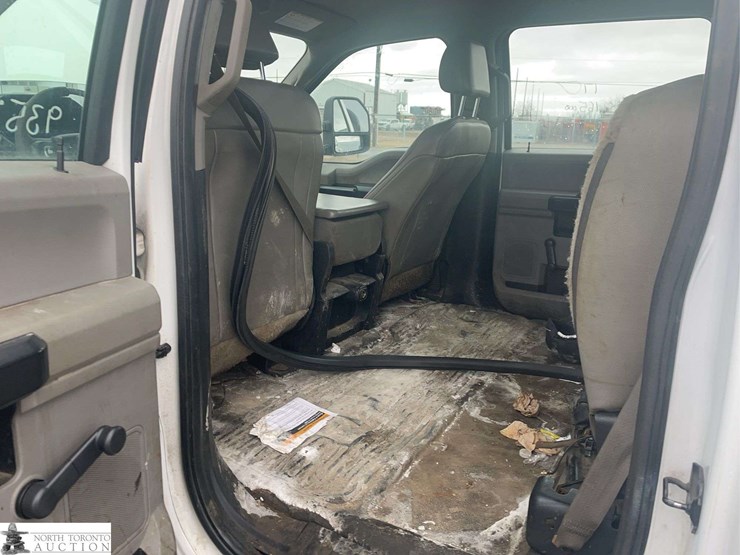 2017-ford-f350-image-15