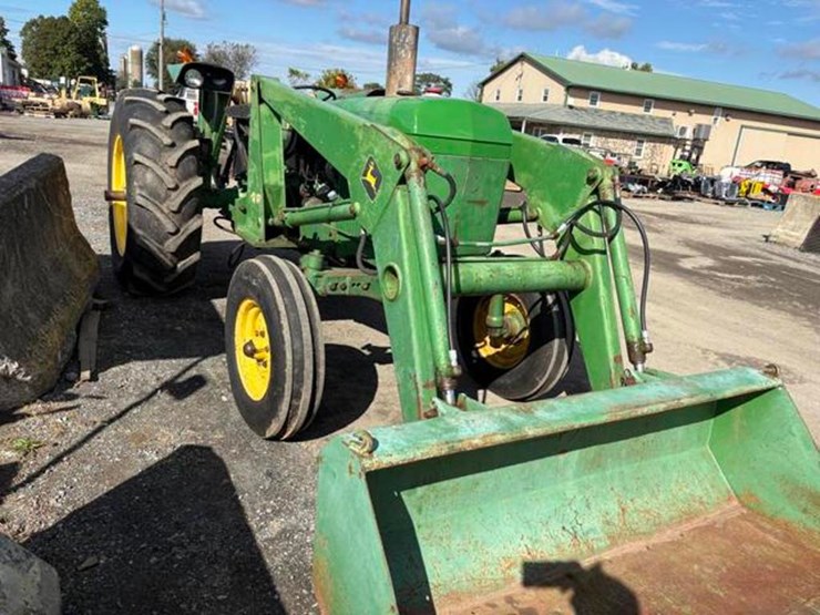 john-deere-2440-image-6