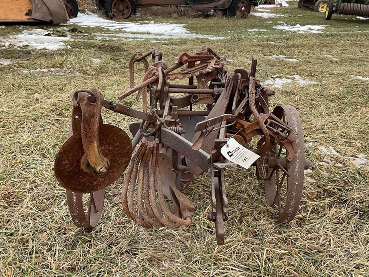 two-bottom-oliver-plow-image-9