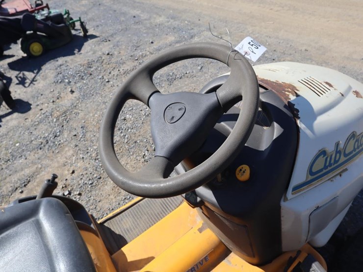 cub-cadet-riding-tractor-image-16