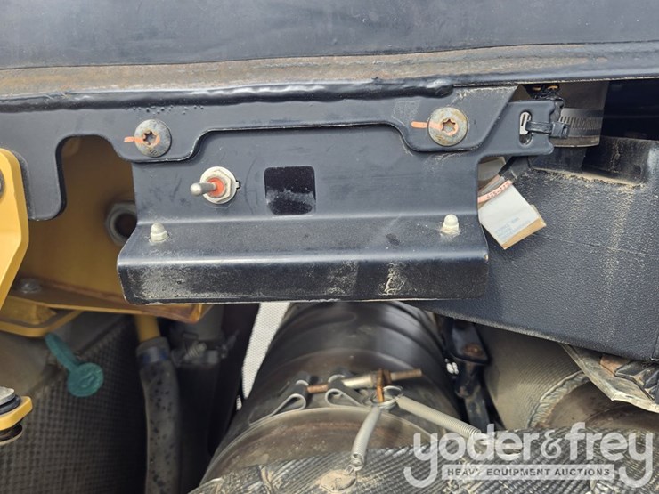 2019-caterpillar-d6-lgp-image-39